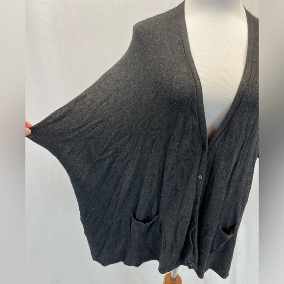 Eileen Fisher Gray Viscose Blend V Neck Oversized Poncho Style Cardigan Top XS - Picture 3 of 6